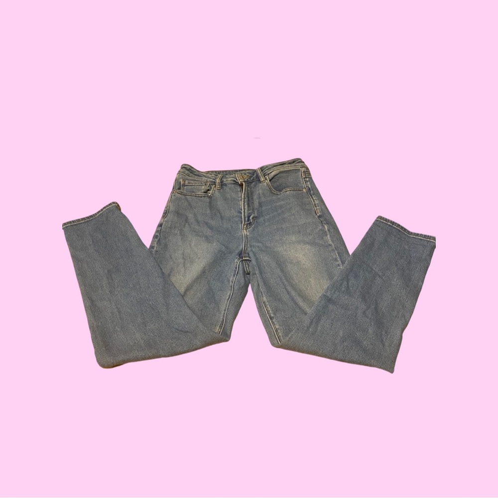 AMERICAN EAGLE MOM JEANS